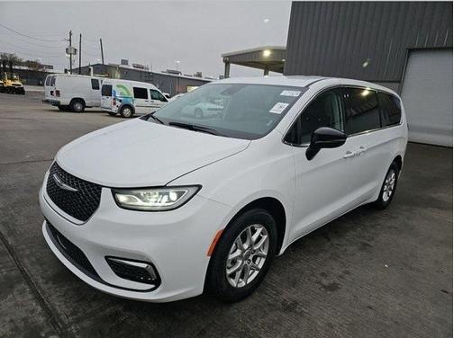 2024 Chrysler Pacifica Touring-L