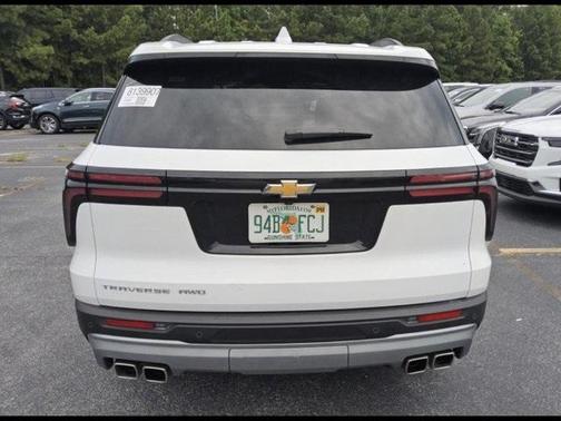 2025 Chevrolet Traverse LT