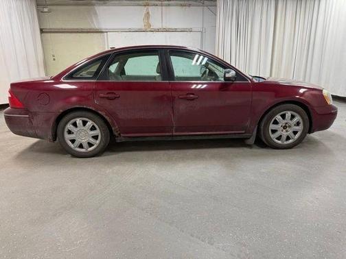 Red 2007 Ford Five Hundred Limited