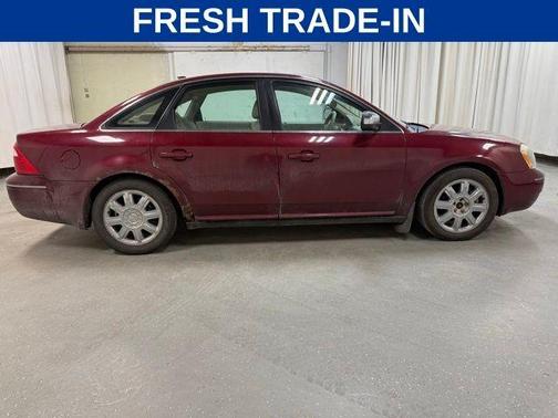 Red 2007 Ford Five Hundred Limited