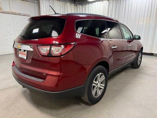 Siren Red Tintcoat 2017 Chevrolet Traverse 2LT