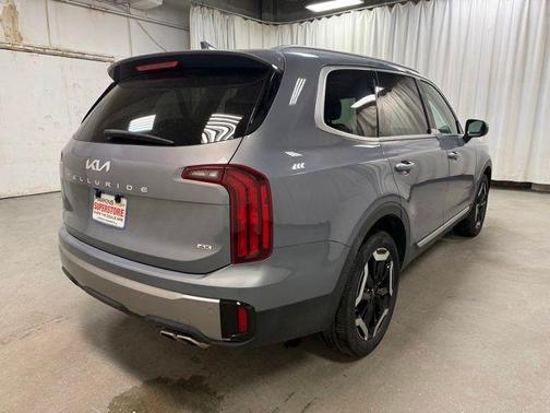 Everlasting Silver 2025 Kia Telluride S