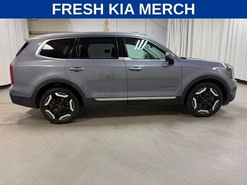 Everlasting Silver 2025 Kia Telluride S