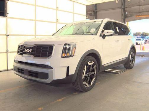 Glacial White Pearl 2025 Kia Telluride S