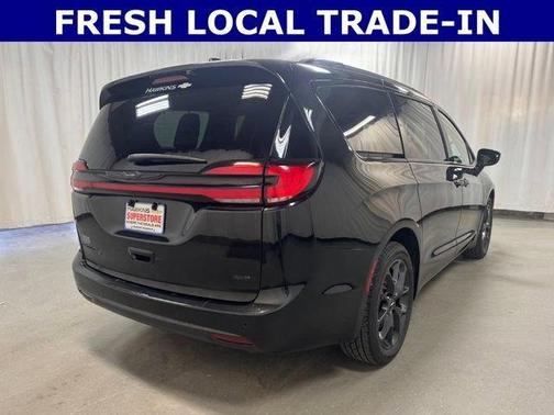2021 Chrysler Pacifica Touring-L