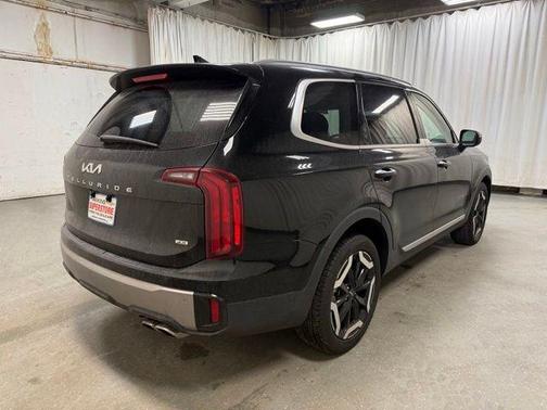 Ebony Black 2025 Kia Telluride S