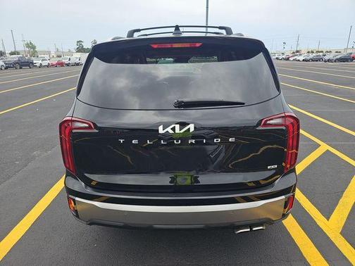 Ebony Black 2025 Kia Telluride S