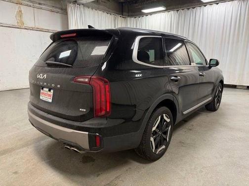 Ebony Black 2025 Kia Telluride S