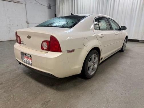 White Diamond Clearcoat 2011 Chevrolet Malibu LT