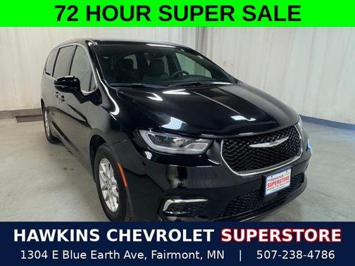 Diamond Black 2025 Chrysler Pacifica Select
