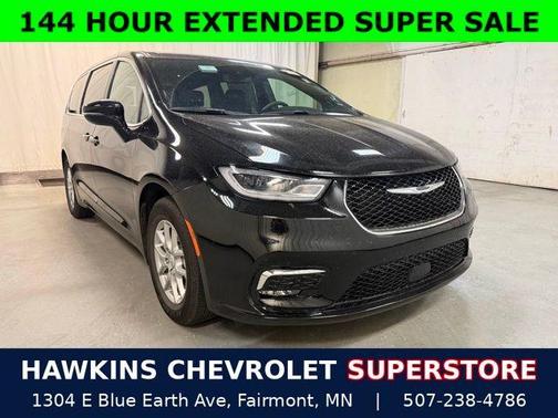 Diamond Black 2025 Chrysler Pacifica Select