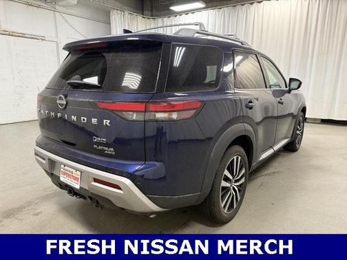 2023 Nissan Pathfinder Platinum