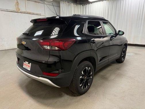 Mosaic Black Metallic 2023 Chevrolet Trailblazer LT