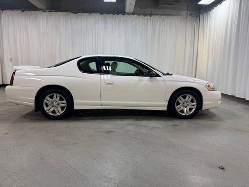 White 2007 Chevrolet Monte Carlo LT