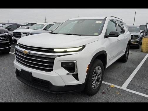 2025 Chevrolet Traverse LT