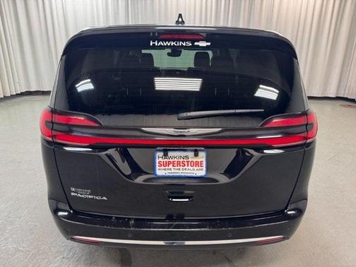 2024 Chrysler Pacifica Touring-L