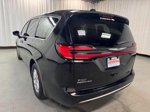 2024 Chrysler Pacifica Touring-L