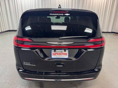 2024 Chrysler Pacifica Touring-L