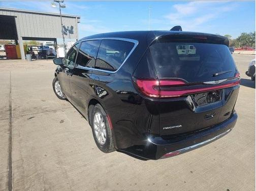 2024 Chrysler Pacifica Touring-L