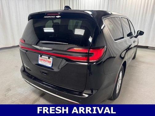 2024 Chrysler Pacifica Touring-L