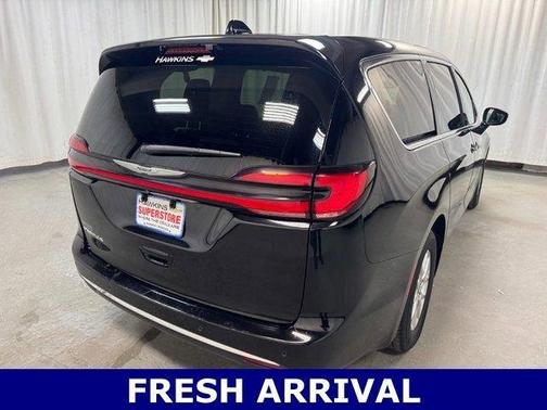 2024 Chrysler Pacifica Touring-L