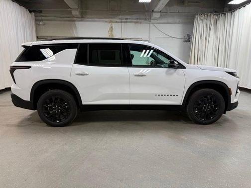White 2026 Chevrolet Traverse LT