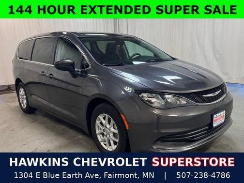Granite Crystal Clearcoat Metallic 2017 Chrysler Pacifica Touring