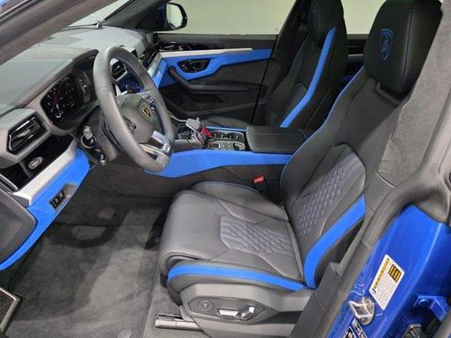 2025 Lamborghini Urus SE