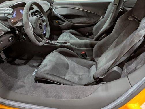 2023 McLaren Artura TechLux