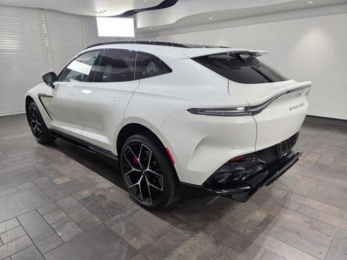 2025 Aston Martin DBX 707