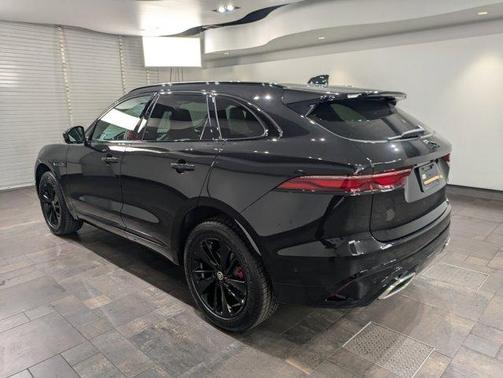 2026 Jaguar F-PACE P400 R-Dynamic S