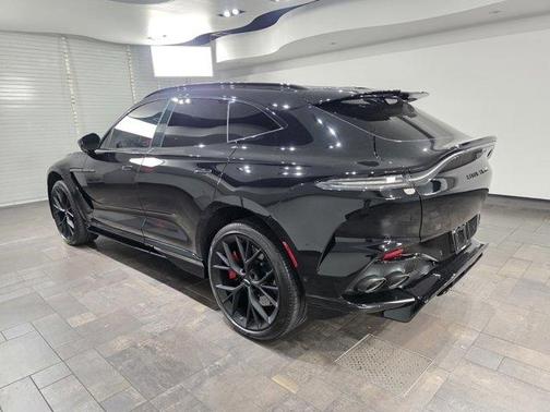 2025 Aston Martin DBX 707