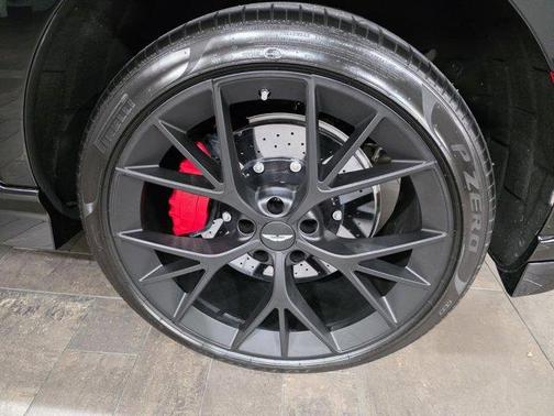 2025 Aston Martin DBX 707