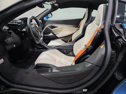 2025 McLaren 750S Base