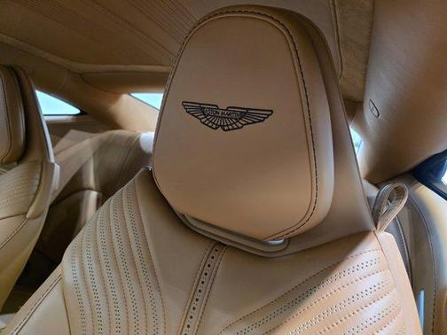 2023 Aston Martin DB11 V8