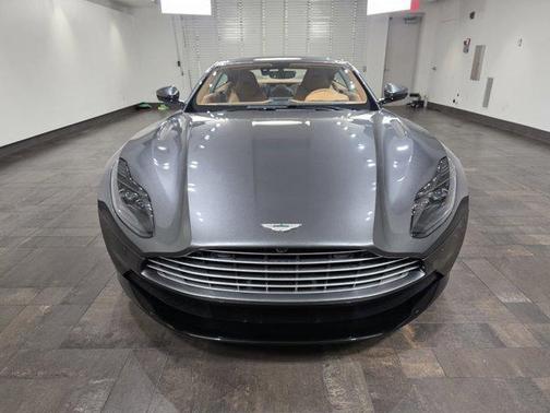 2023 Aston Martin DB11 V8