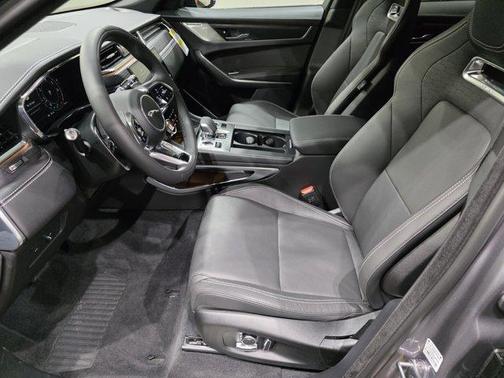 2026 Jaguar F-PACE P400 R-Dynamic S