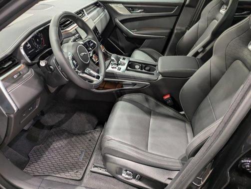 2025 Jaguar F-PACE P250 R-Dynamic S