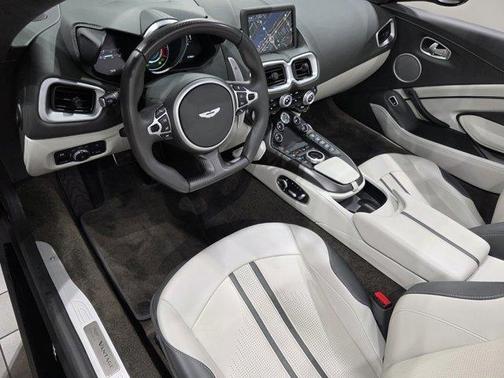 2023 Aston Martin Vantage Base