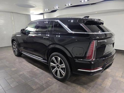 2025 Cadillac Escalade IQ Luxury 2