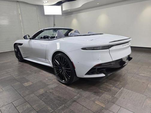 2021 Aston Martin DBS Superleggera Volante