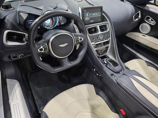 2021 Aston Martin DBS Superleggera Volante