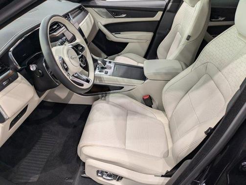 2026 Jaguar F-PACE P250 R-Dynamic S