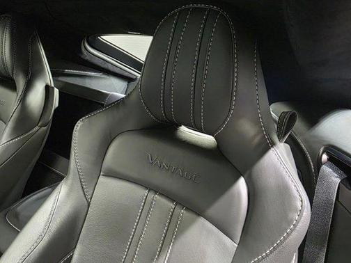 2019 Aston Martin Vantage Base