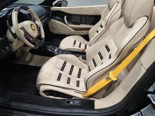 2014 Ferrari 458 Spider Base