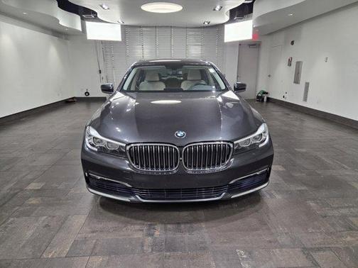 2016 BMW 740 i