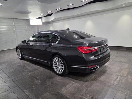2016 BMW 740 i
