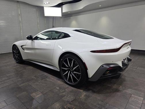 2020 Aston Martin Vantage Base