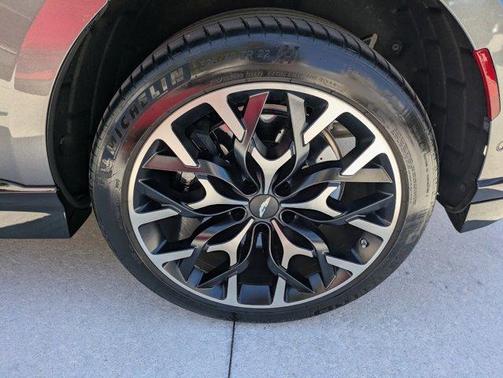 2023 Aston Martin DBX 707