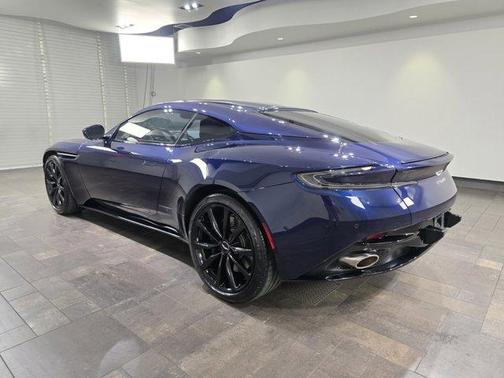 2019 Aston Martin DB11 V8